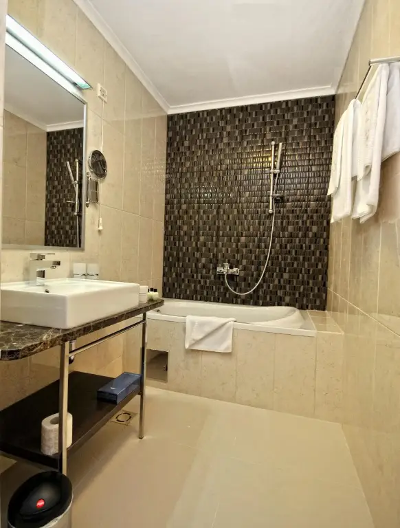 Бечичи: Hotel Tara