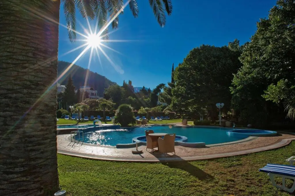 Петровац: Hotel Rivijera