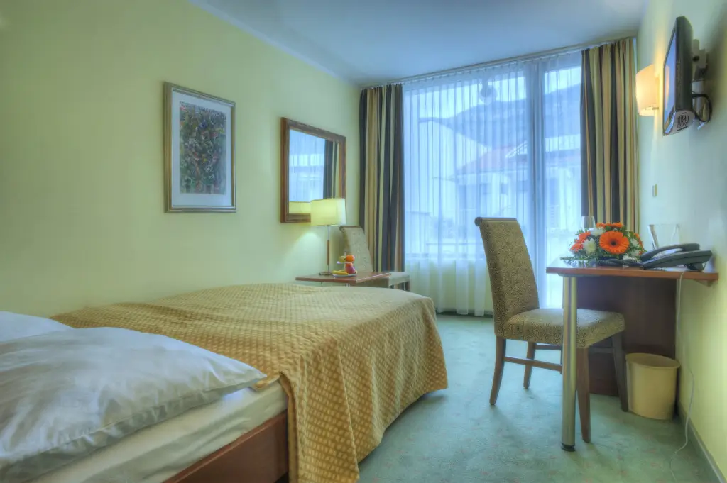 Петровац: Hotel Rivijera