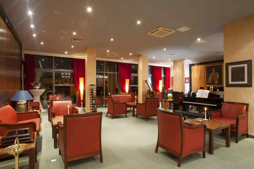 Петровац: Hotel Rivijera