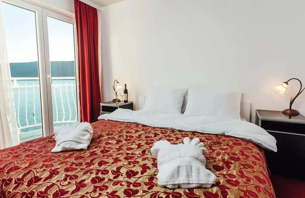 Баошичи: Hotel Azzurro