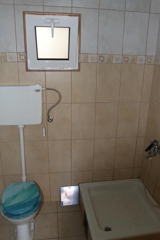 Петровац: Apartments Popović
