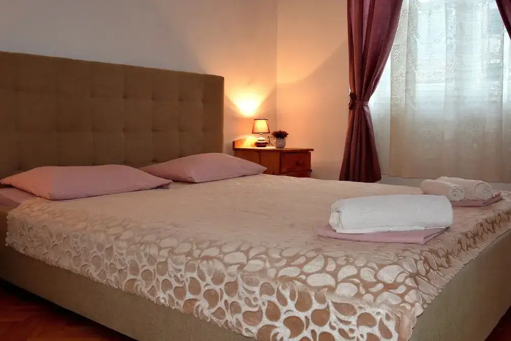 Доброта: Montenegro Backpackers Home Kotor