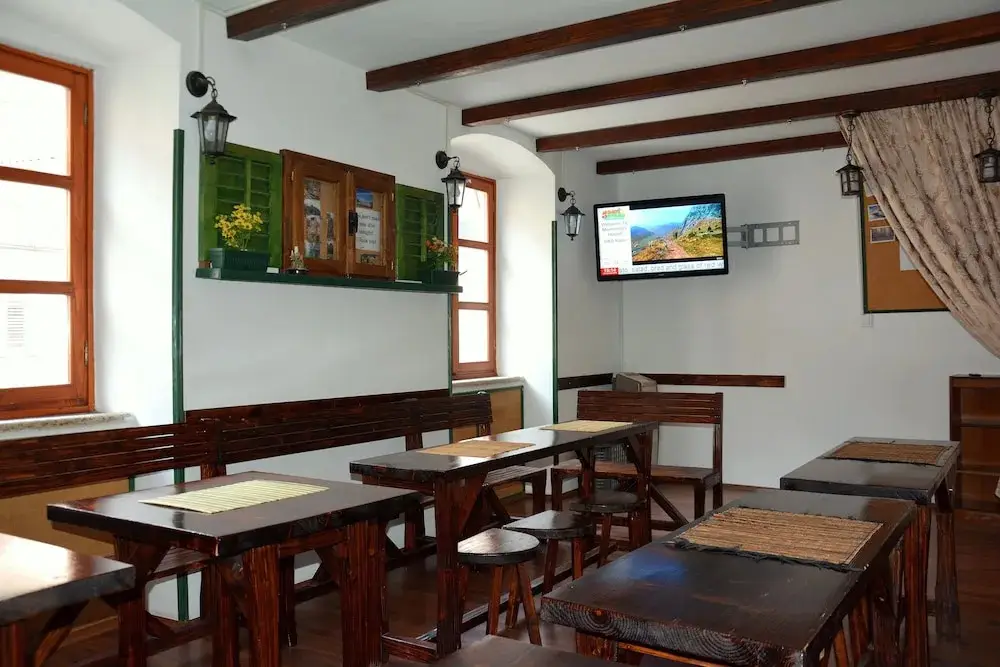 Доброта: Montenegro Backpackers Home Kotor