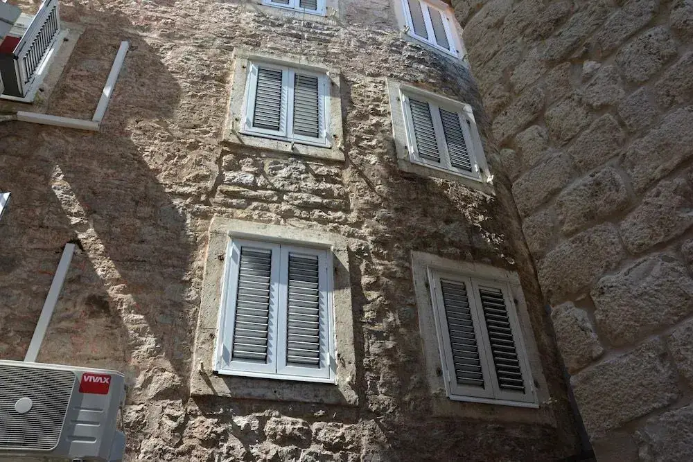 Montenegro Backpackers Home Budva — фото 1