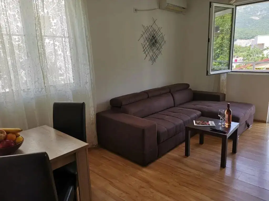 Бечичи: Apartments Nikčević