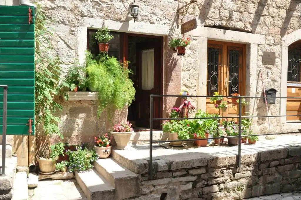 Доброта: VG Three Bedroom Castle