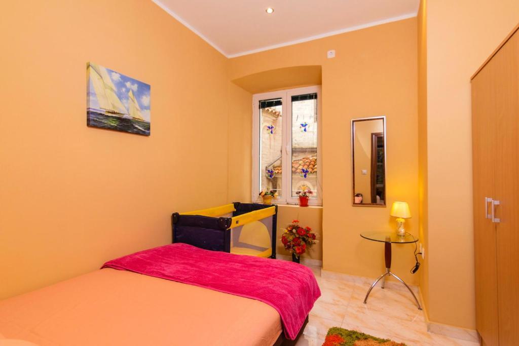 Доброта: Kotor Emerald Apartments