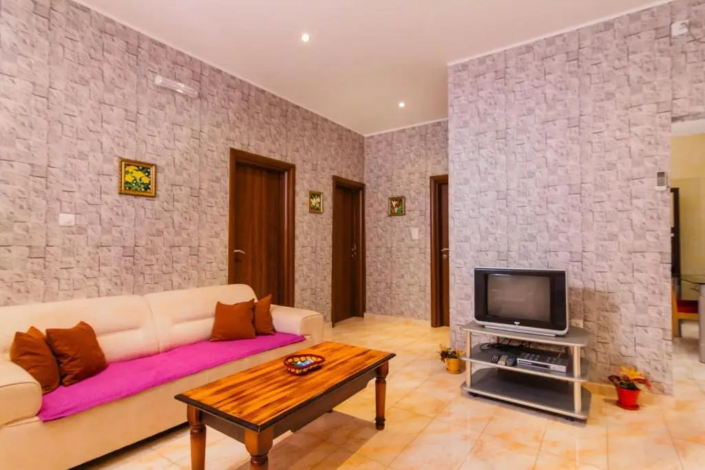 Доброта: Kotor Emerald Apartments