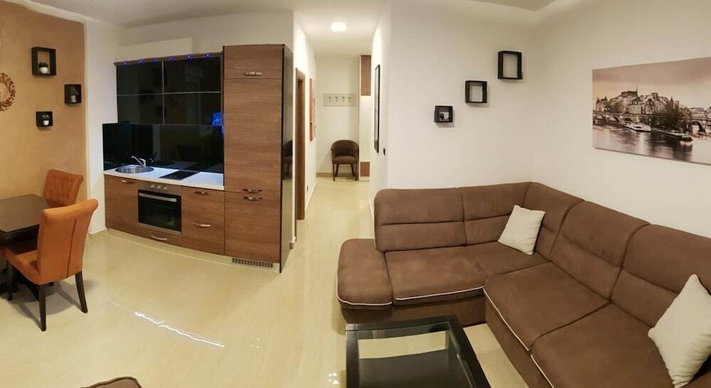 Баошичи: Apartment Arina