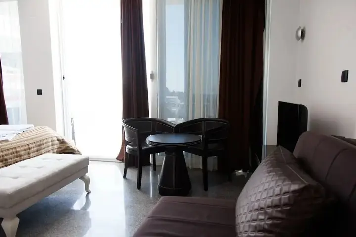Ульцинь: Hotel Senator