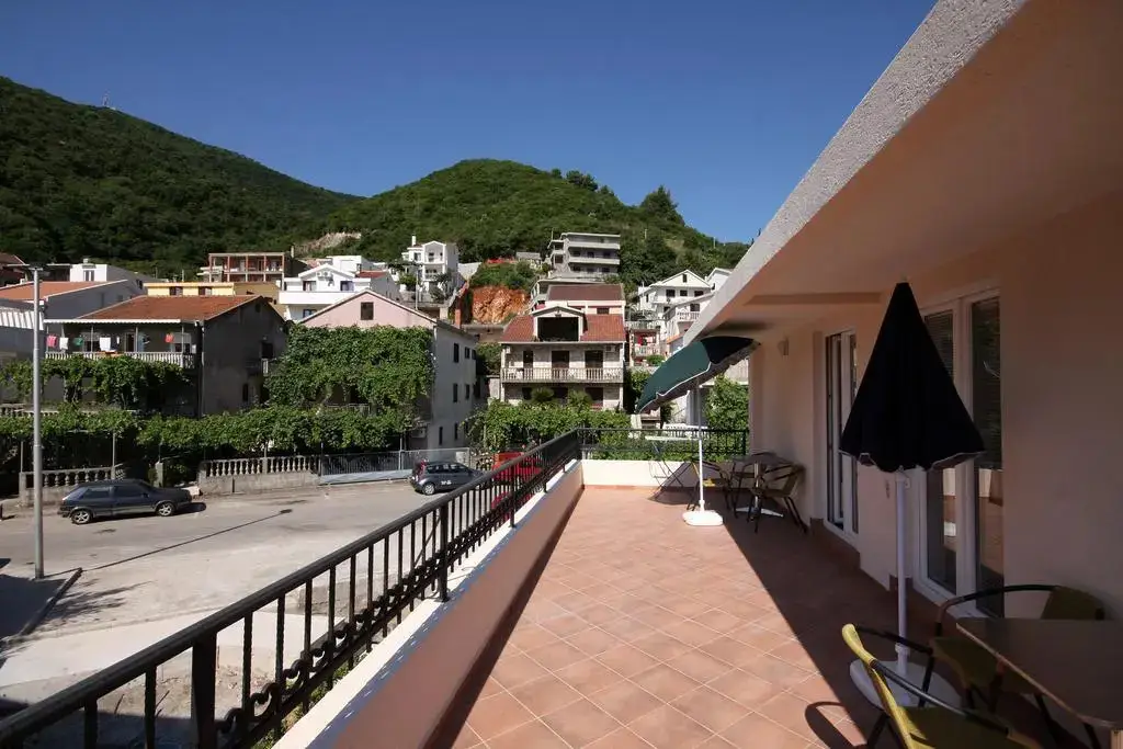 Будва: Apartments Raičević