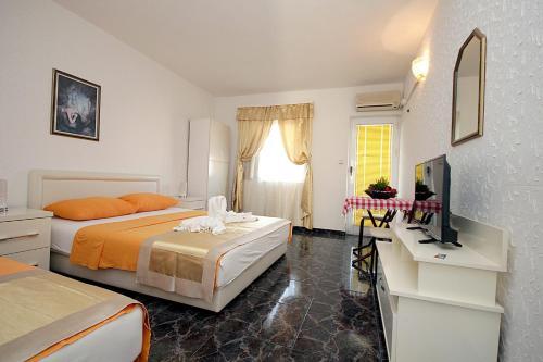 Сутоморе: Apartments Kruna Jovanovic