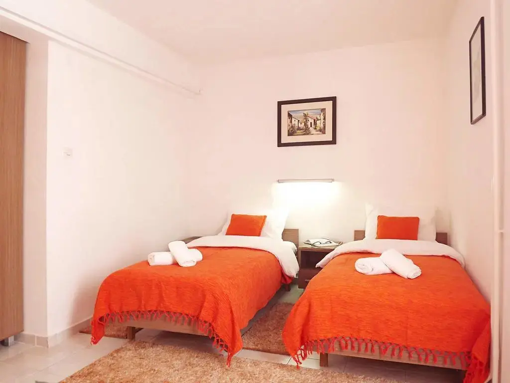 Будва: R-Club Old Town Apartments