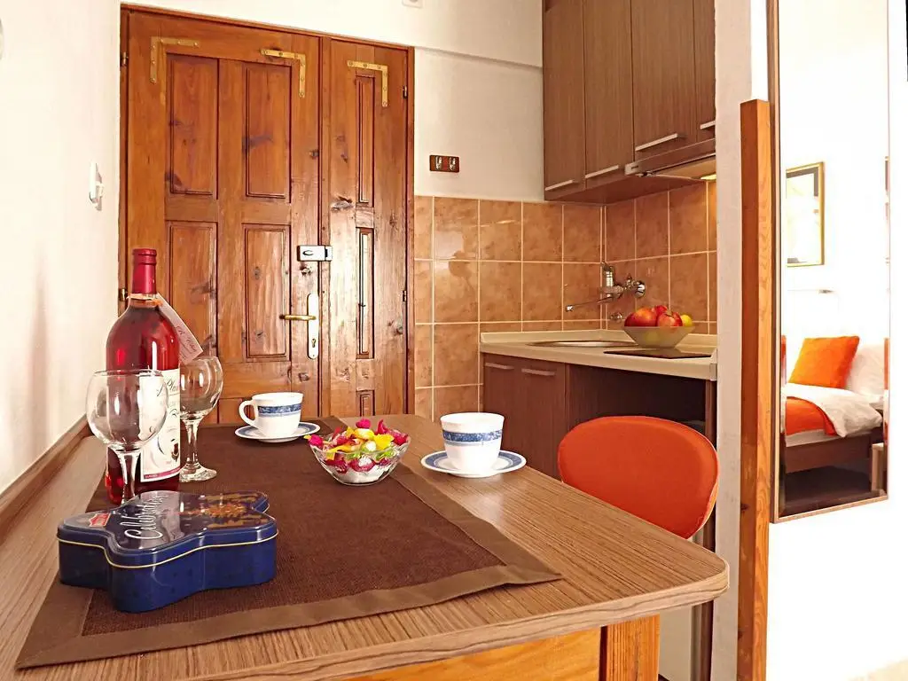 Будва: R-Club Old Town Apartments