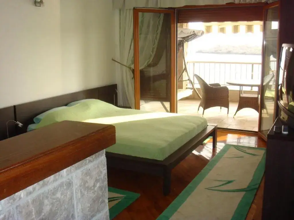 Свети-Стефан: Apartments Lungo Mare