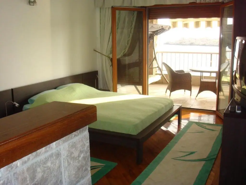 Свети-Стефан: Apartments Lungo Mare
