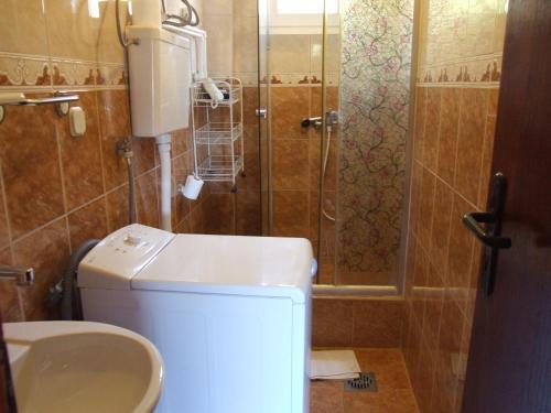 Петровац: Apartments Pod Lozom