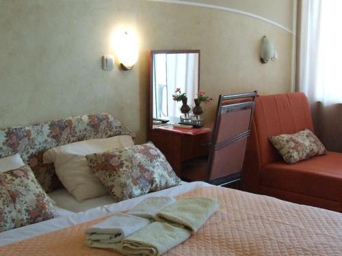 Петровац: Apartments Pod Lozom