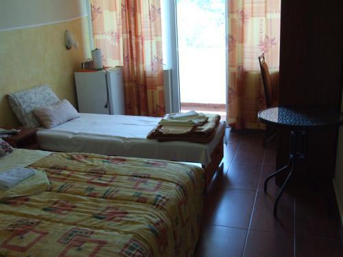 Петровац: Apartments Pod Lozom