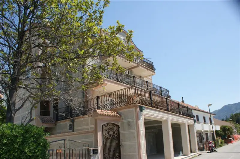 Доброта: Apartments Paradiso