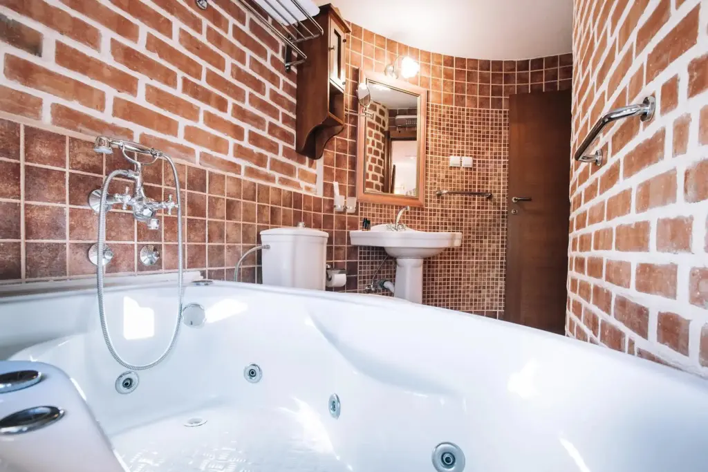 Доброта: Galathea Hotel