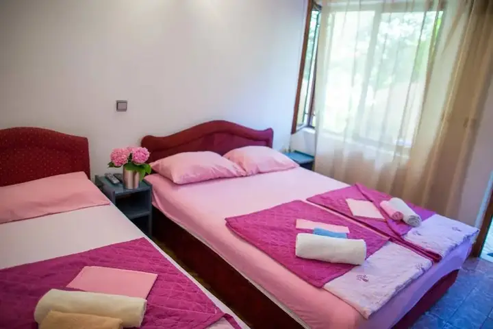Радовичи: Apartments Sandra