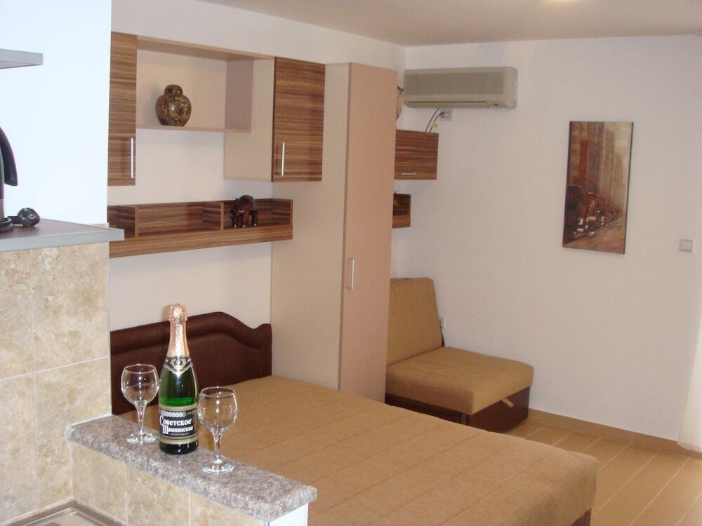 Будва: Azzuro Apartments