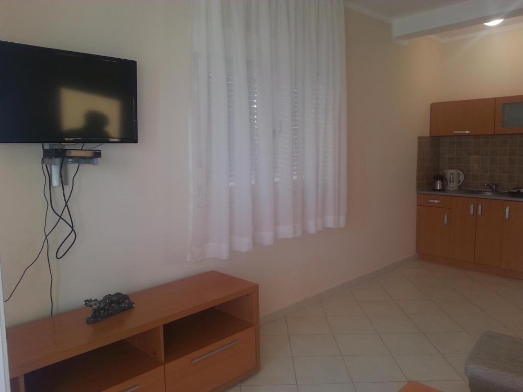 Бусат: Apartments Lux Lukic