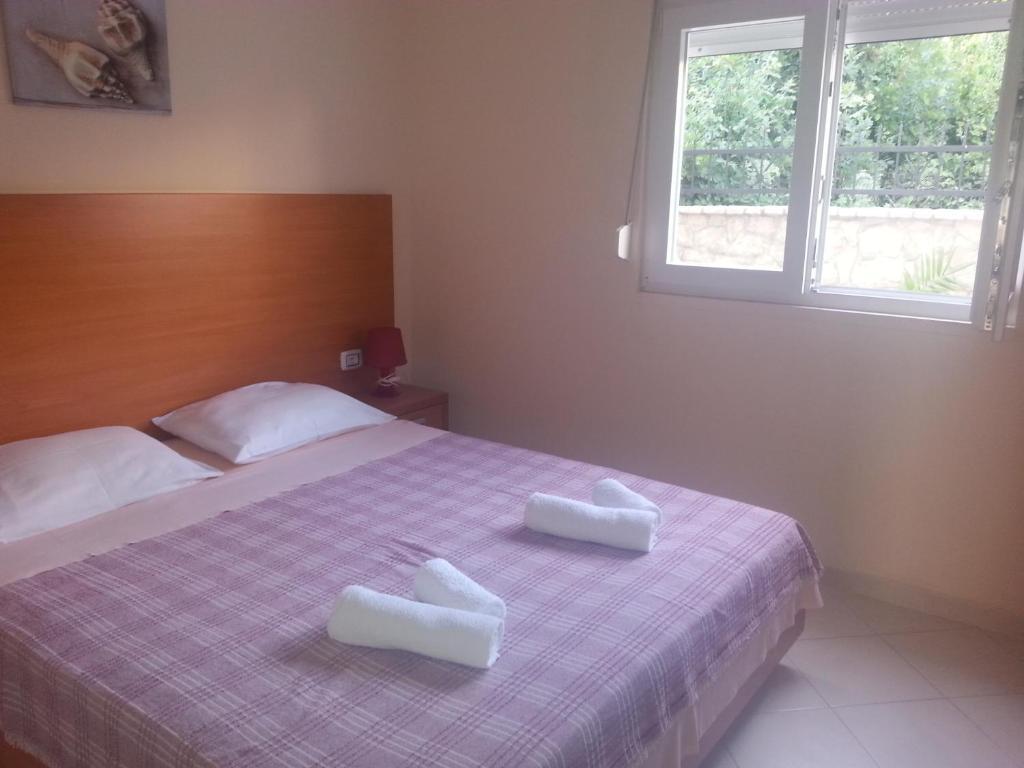 Бусат: Apartments Lux Lukic