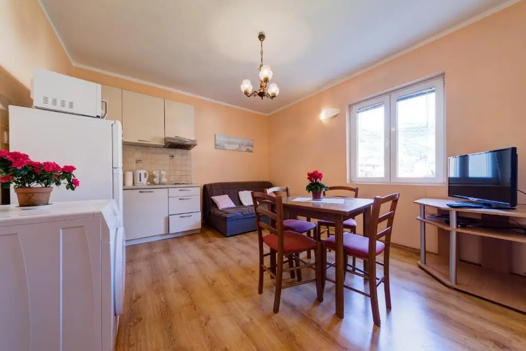 Тиват: Apartments Pelle