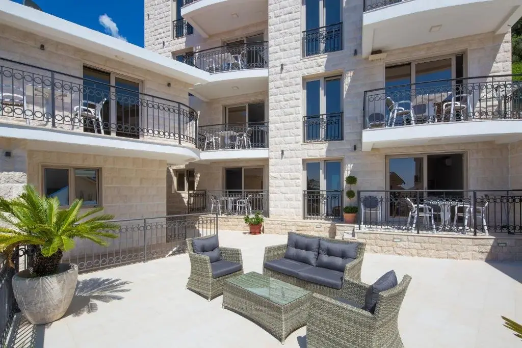 Свети-Стефан: Apartments Jovan