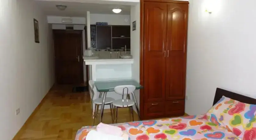 Будва: Sea-N-Sun Apartments