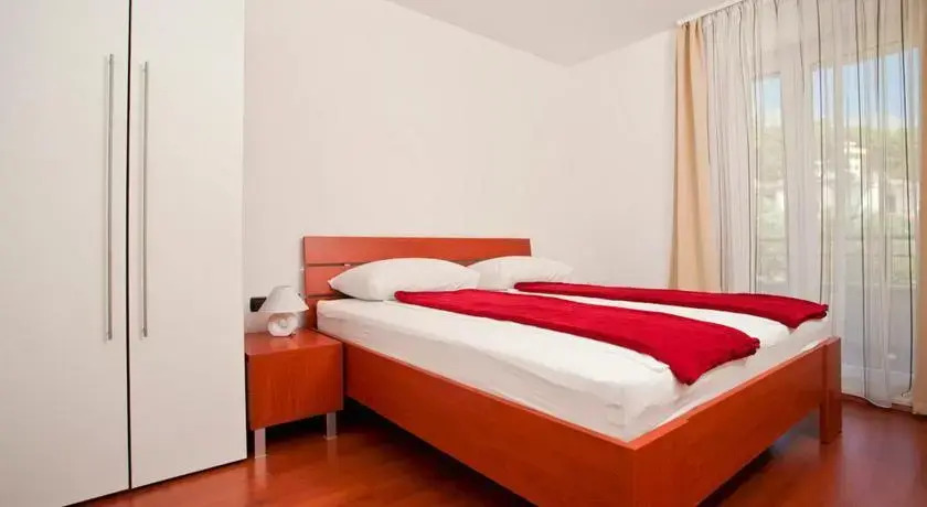 Будва: Sea-N-Sun Apartments