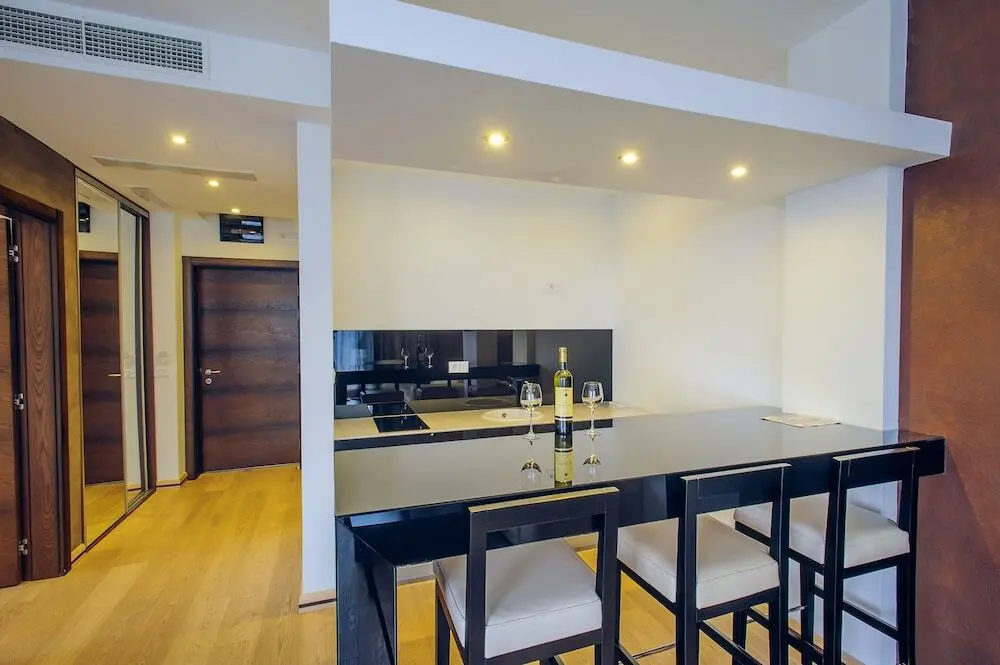 Будва: Sky View Luxury Apartments