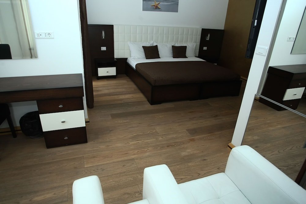 Будва: Sky View Luxury Apartments