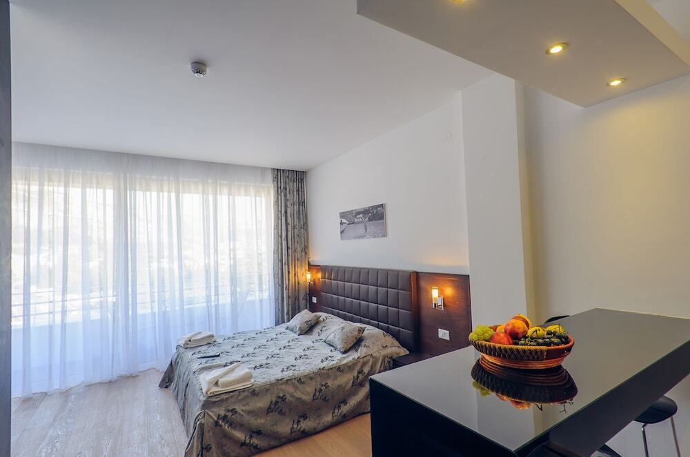Будва: Sky View Luxury Apartments
