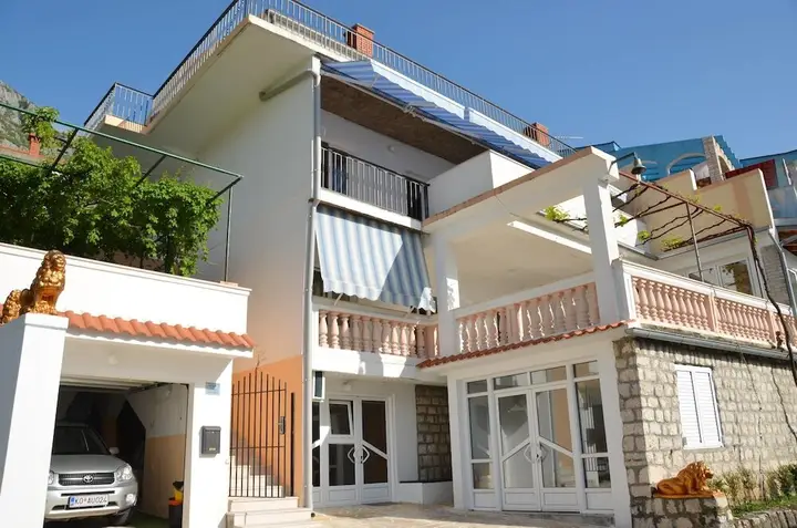 Доброта: Apartments Corovic