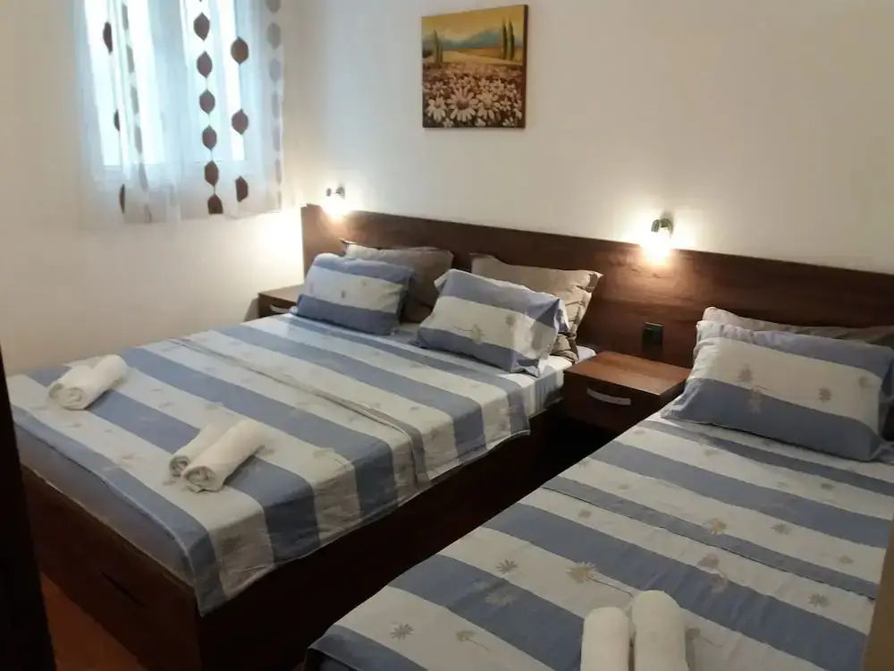 Бар: Kojic Apartments