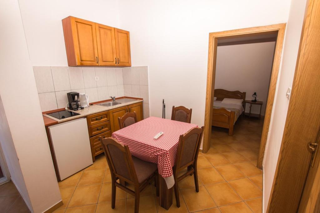 Бусат: Apartments De Lara