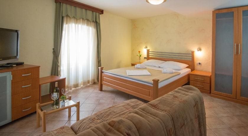 Доброта: Hotel Rendez Vous