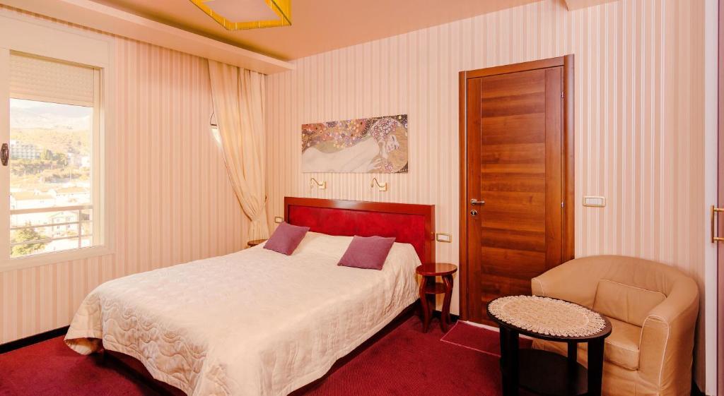 Будва: Hotel Meridian