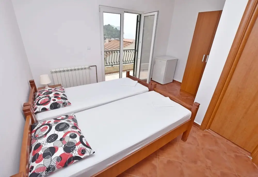 Петровац: Apartments and Rooms Iva