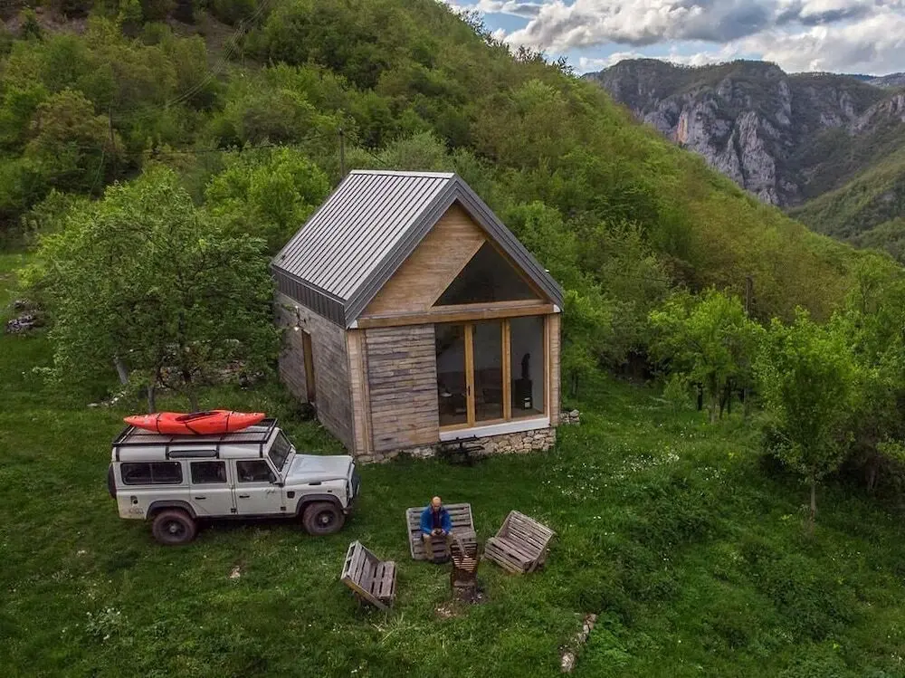 Плужине: Grab Ethno Village and Camp