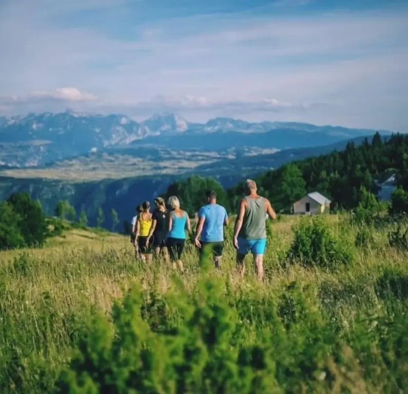 Плужине: Grab Ethno Village and Camp