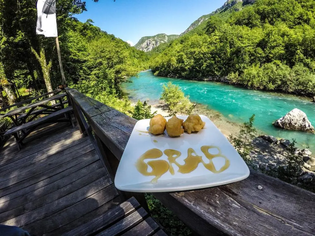 Плужине: Grab Ethno Village and Camp