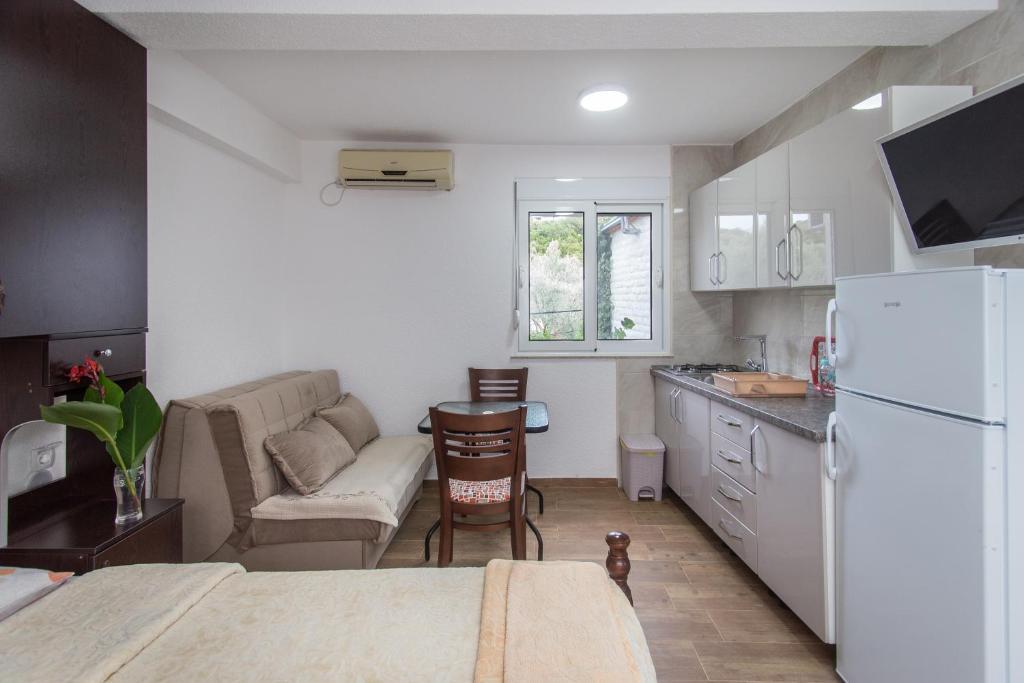 Бусат: Apartments Oliva