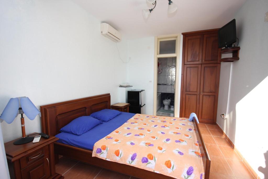 Бар: Apartments Nensy