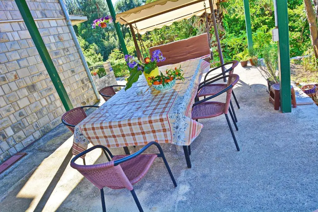 Лепетане: Apartments Dinko Zifra