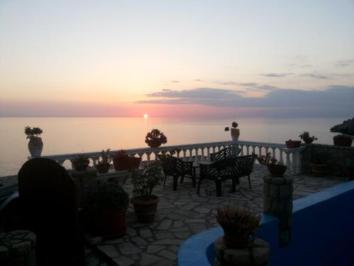 Добро Вода: Vila Dora